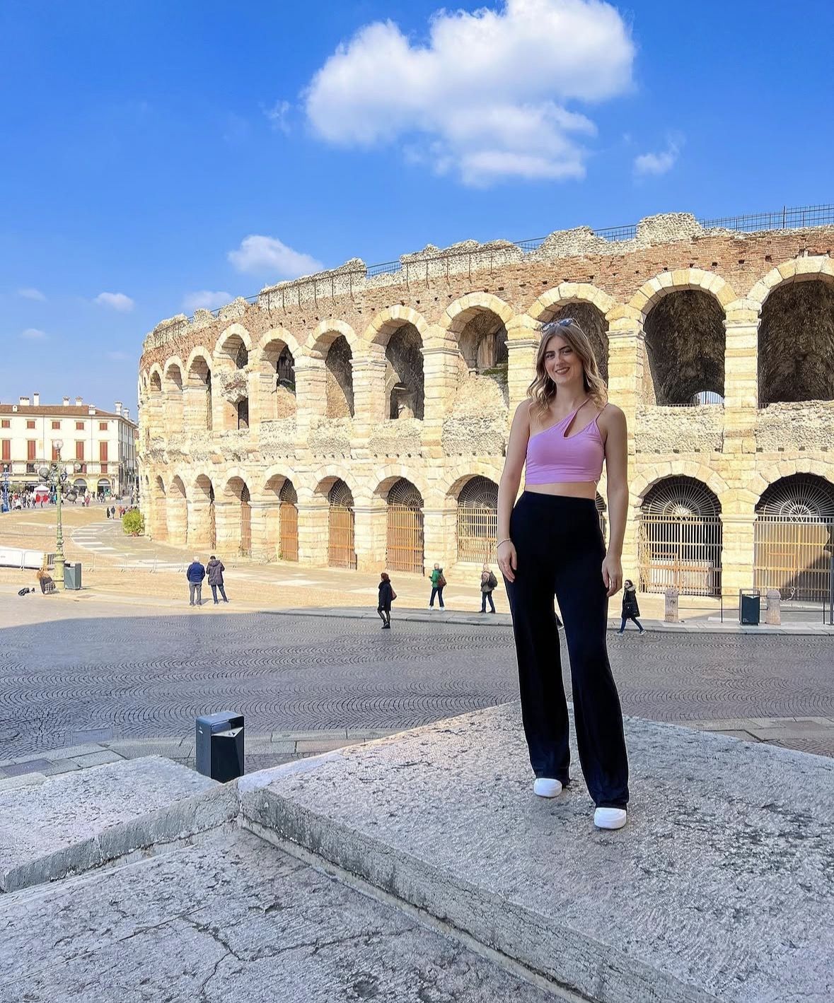 Verona: Tour with Arena, Cable Car and Optional Juliet Tickets